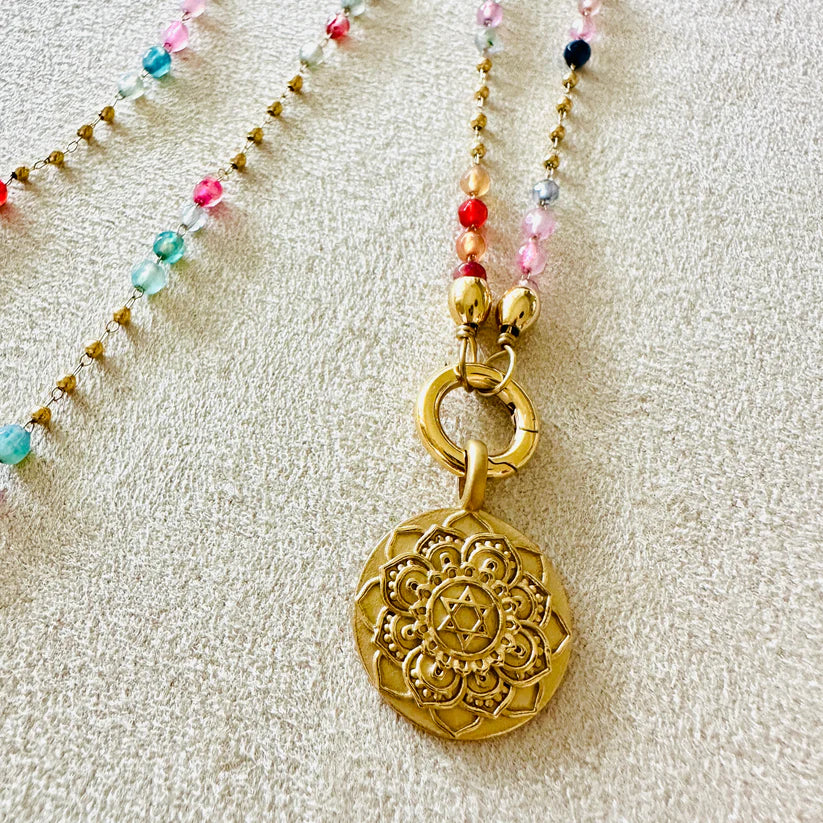 Mandalakette "Ich Liebe" mit Chalcedon Dunkelbunt Edelstein